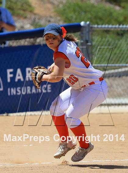 Thumbnail 3 in Mater Dei Catholic vs. Valhalla (CIF-SDS D2 Final) photogallery.