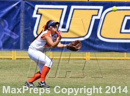 Thumbnail 3 in Mater Dei Catholic vs. Valhalla (CIF-SDS D2 Final) photogallery.