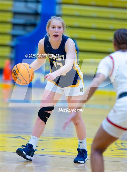 Thumbnail 2 in Marist vs Creekside (GHSA 4A Final Four) photogallery.