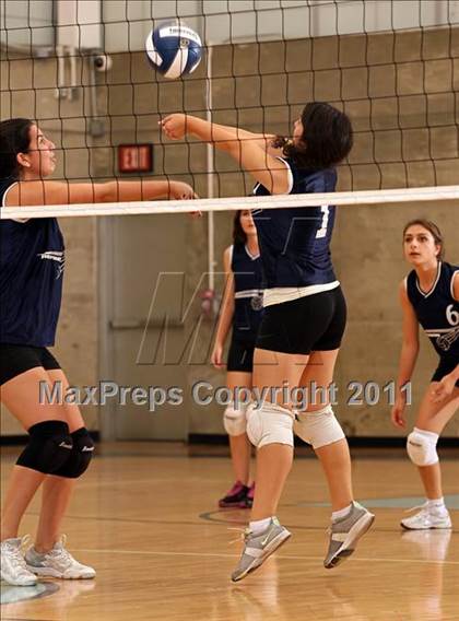 Thumbnail 1 in Mesrobian @ Pilibos photogallery.
