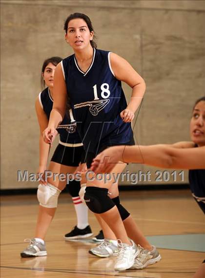 Thumbnail 3 in Mesrobian @ Pilibos photogallery.