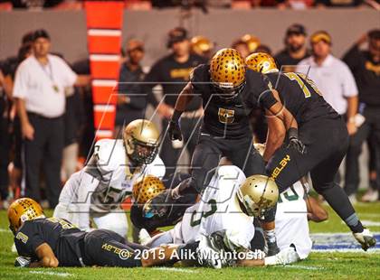 Thumbnail 2 in Shelby vs. Kinston (NCHSAA Class 2A Final) photogallery.