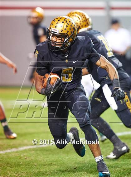 Thumbnail 3 in Shelby vs. Kinston (NCHSAA Class 2A Final) photogallery.