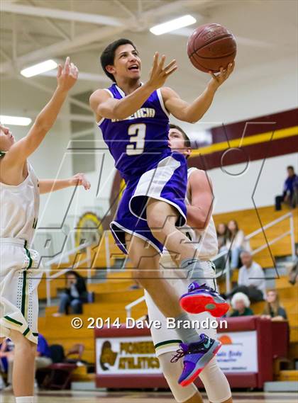 Thumbnail 3 in Santa Barbara vs. Valencia photogallery.