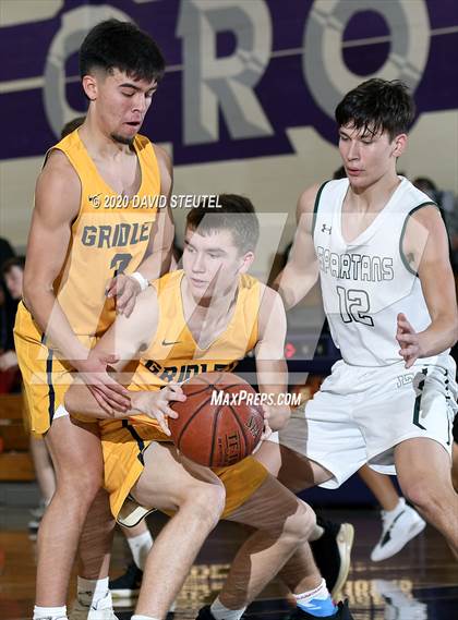 Thumbnail 1 in Gridley vs. Red Bluff (Dennis Burnum Tournament) photogallery.