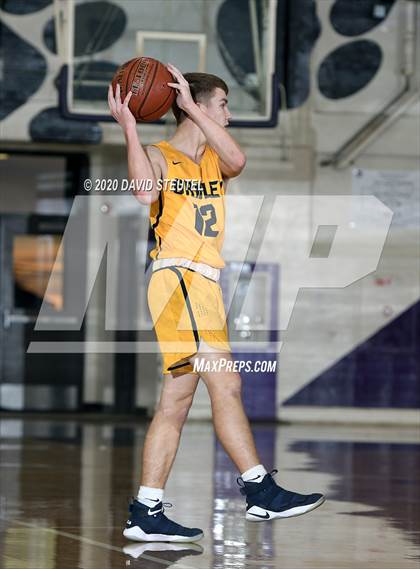 Thumbnail 1 in Gridley vs. Red Bluff (Dennis Burnum Tournament) photogallery.
