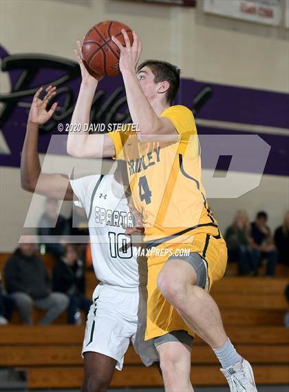 Thumbnail 3 in Gridley vs. Red Bluff (Dennis Burnum Tournament) photogallery.