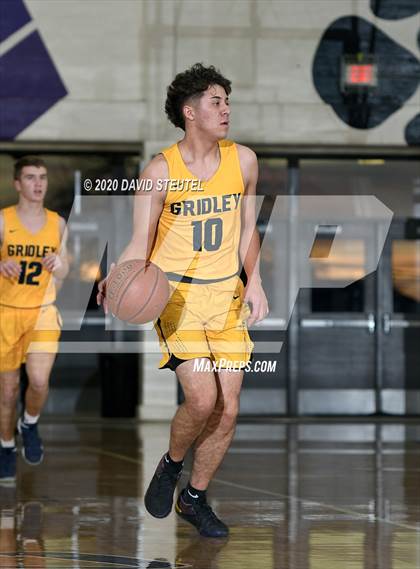 Thumbnail 3 in Gridley vs. Red Bluff (Dennis Burnum Tournament) photogallery.