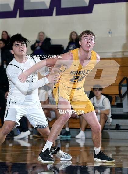 Thumbnail 1 in Gridley vs. Red Bluff (Dennis Burnum Tournament) photogallery.