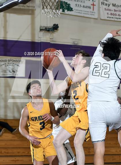Thumbnail 1 in Gridley vs. Red Bluff (Dennis Burnum Tournament) photogallery.