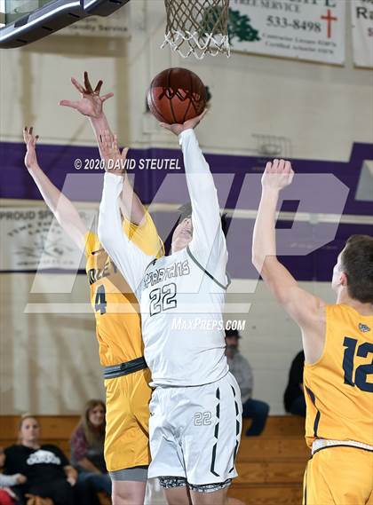 Thumbnail 1 in Gridley vs. Red Bluff (Dennis Burnum Tournament) photogallery.