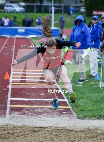 Thumbnail 1 in Kingston Tiger Relays (Afternoon Girls Events) photogallery.