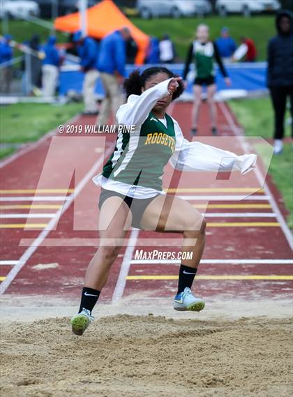 Thumbnail 2 in Kingston Tiger Relays (Afternoon Girls Events) photogallery.