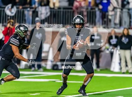 Thumbnail 3 in Hebron @ Guyer (UIL 6A Bi-District Playoff) photogallery.