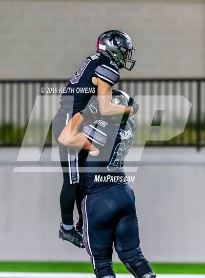 Thumbnail 3 in Hebron @ Guyer (UIL 6A Bi-District Playoff) photogallery.