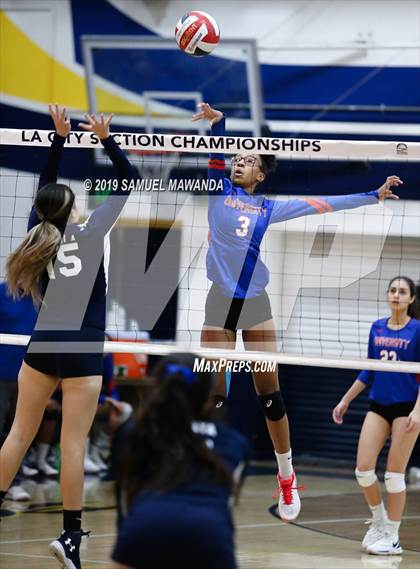 Thumbnail 3 in  Elizabeth vs University (CIF LACS D11 Final) photogallery.