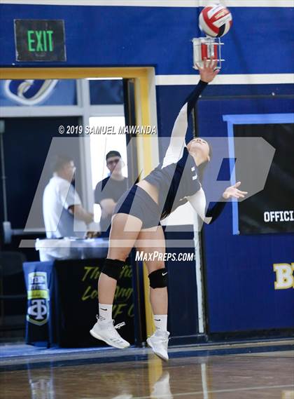 Thumbnail 1 in  Elizabeth vs University (CIF LACS D11 Final) photogallery.