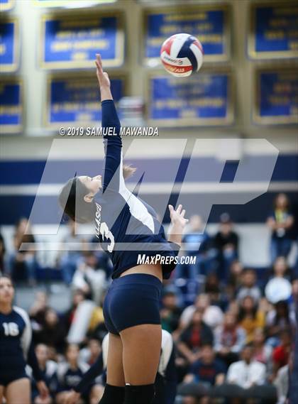 Thumbnail 3 in  Elizabeth vs University (CIF LACS D11 Final) photogallery.