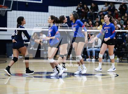Thumbnail 1 in  Elizabeth vs University (CIF LACS D11 Final) photogallery.