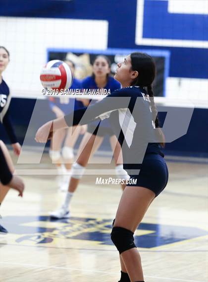 Thumbnail 2 in  Elizabeth vs University (CIF LACS D11 Final) photogallery.