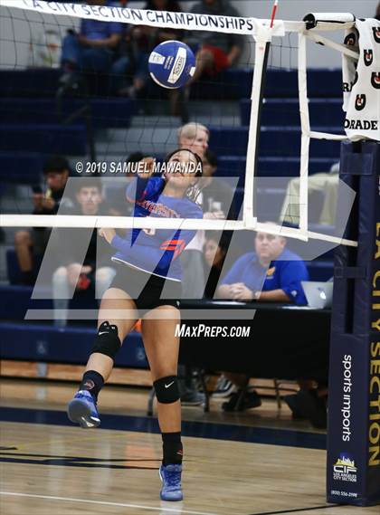 Thumbnail 1 in  Elizabeth vs University (CIF LACS D11 Final) photogallery.