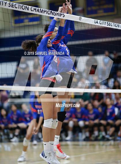 Thumbnail 2 in  Elizabeth vs University (CIF LACS D11 Final) photogallery.