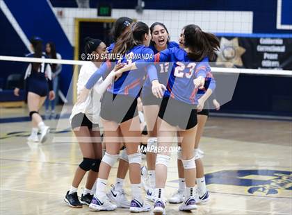 Thumbnail 2 in  Elizabeth vs University (CIF LACS D11 Final) photogallery.