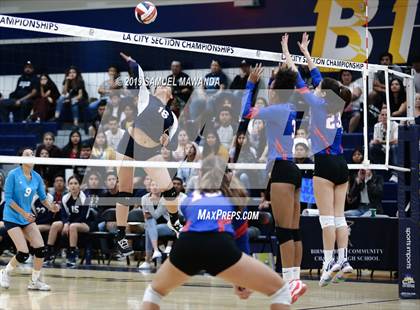 Thumbnail 2 in  Elizabeth vs University (CIF LACS D11 Final) photogallery.