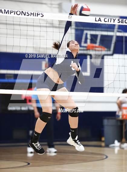 Thumbnail 3 in  Elizabeth vs University (CIF LACS D11 Final) photogallery.