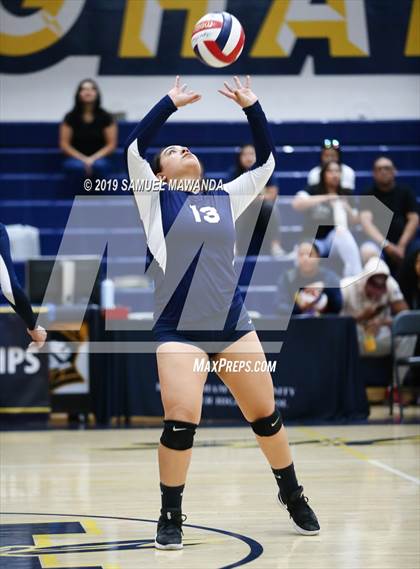 Thumbnail 2 in  Elizabeth vs University (CIF LACS D11 Final) photogallery.