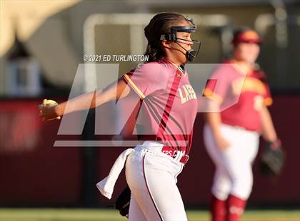 Thumbnail 1 in Lassiter vs. Glynn Academy photogallery.