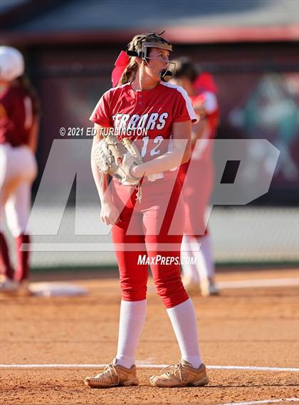 Thumbnail 1 in Lassiter vs. Glynn Academy photogallery.