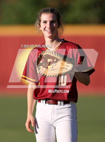 Thumbnail 2 in Lassiter vs. Glynn Academy photogallery.