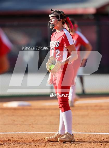 Thumbnail 1 in Lassiter vs. Glynn Academy photogallery.