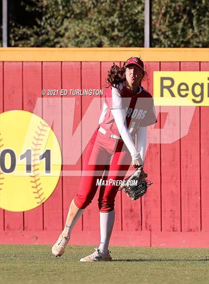 Thumbnail 2 in Lassiter vs. Glynn Academy photogallery.
