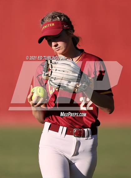 Thumbnail 2 in Lassiter vs. Glynn Academy photogallery.