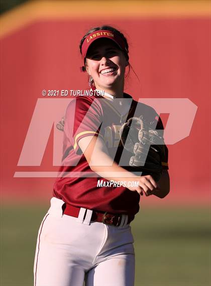 Thumbnail 1 in Lassiter vs. Glynn Academy photogallery.