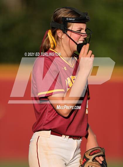 Thumbnail 3 in Lassiter vs. Glynn Academy photogallery.