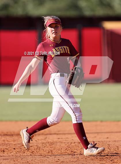 Thumbnail 1 in Lassiter vs. Glynn Academy photogallery.