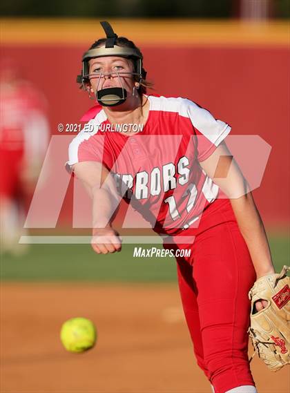 Thumbnail 2 in Lassiter vs. Glynn Academy photogallery.