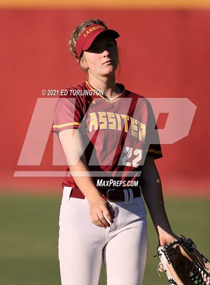 Thumbnail 3 in Lassiter vs. Glynn Academy photogallery.