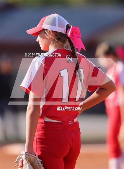 Thumbnail 3 in Lassiter vs. Glynn Academy photogallery.