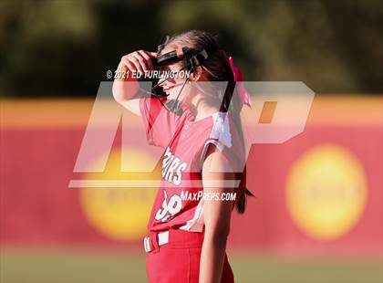 Thumbnail 2 in Lassiter vs. Glynn Academy photogallery.