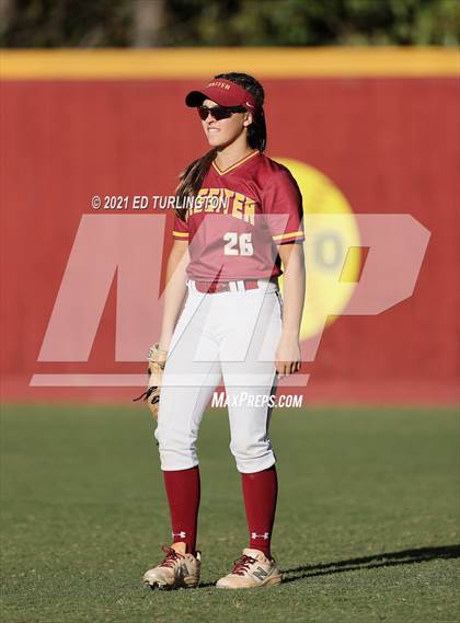 Thumbnail 2 in Lassiter vs. Glynn Academy photogallery.