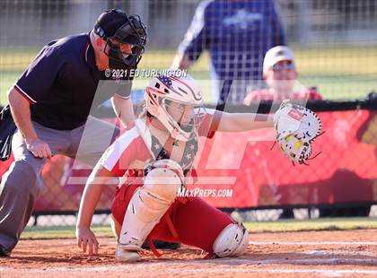 Thumbnail 3 in Lassiter vs. Glynn Academy photogallery.