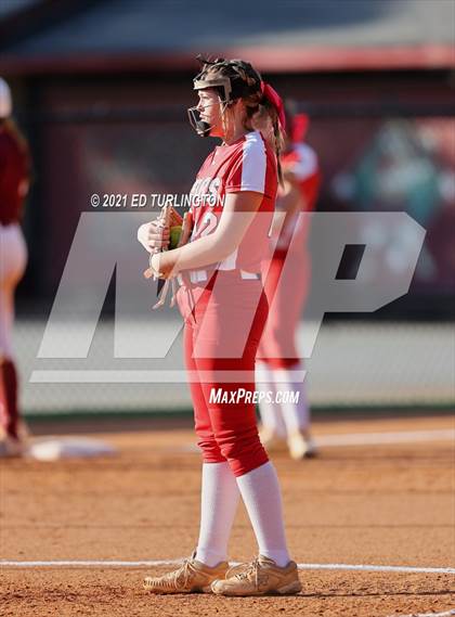 Thumbnail 3 in Lassiter vs. Glynn Academy photogallery.