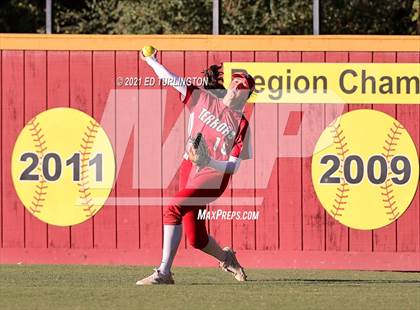 Thumbnail 2 in Lassiter vs. Glynn Academy photogallery.
