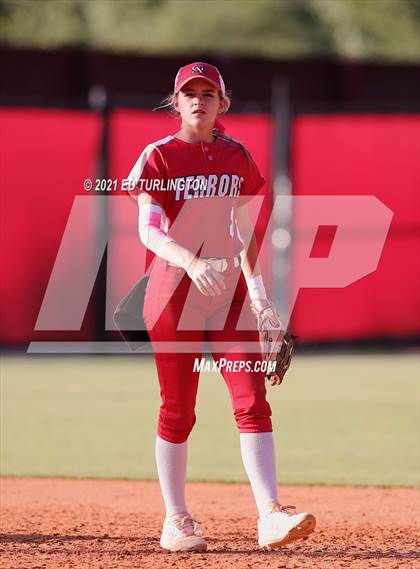 Thumbnail 3 in Lassiter vs. Glynn Academy photogallery.