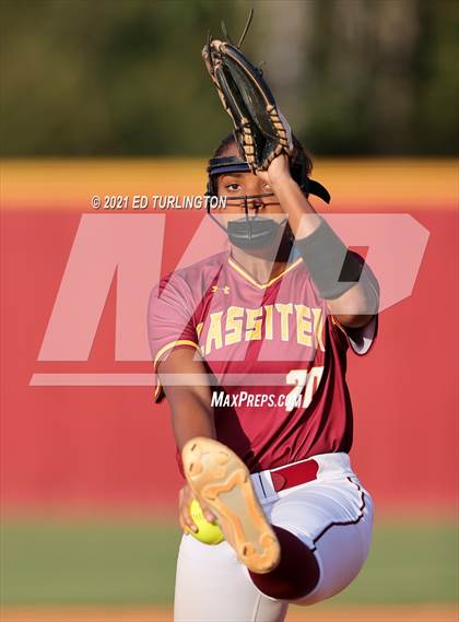 Thumbnail 3 in Lassiter vs. Glynn Academy photogallery.