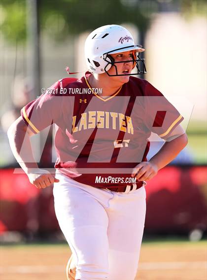 Thumbnail 2 in Lassiter vs. Glynn Academy photogallery.
